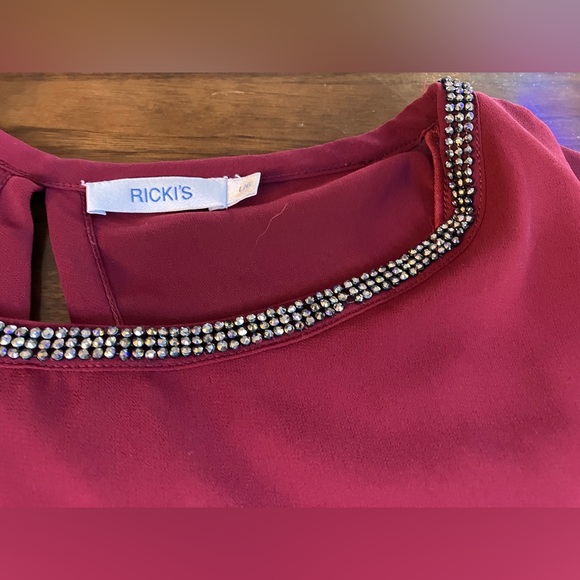 Ricki’s burgundy short sleeved top with split back Size L - Picture 4 of 6